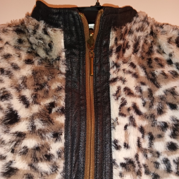 Bylyse leopard print fur/leather trim reversible vest - Picture 2 of 5